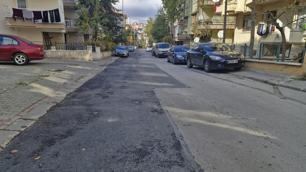 Keçiören’de bozuk yollar yenilendi: Sürücüler ve yayalar rahat bir nefes aldı