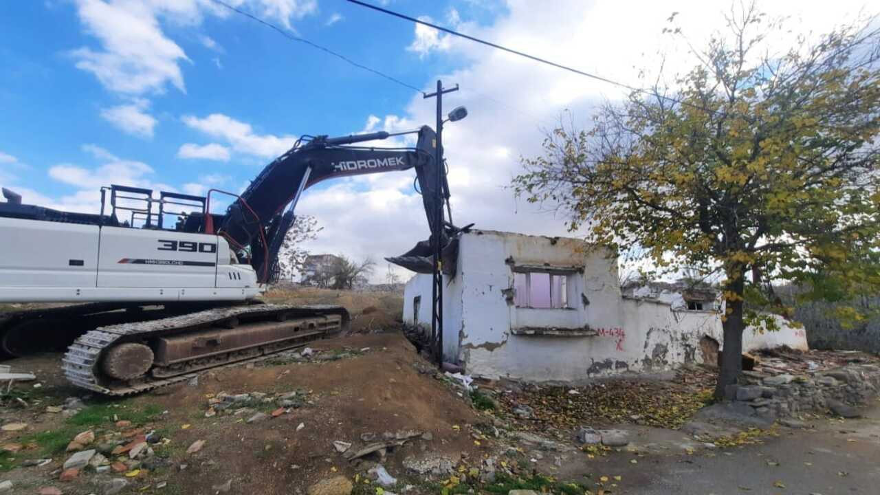 Altındağ Belediyesi, görüntü kirliliğini ortadan kaldırıyor!