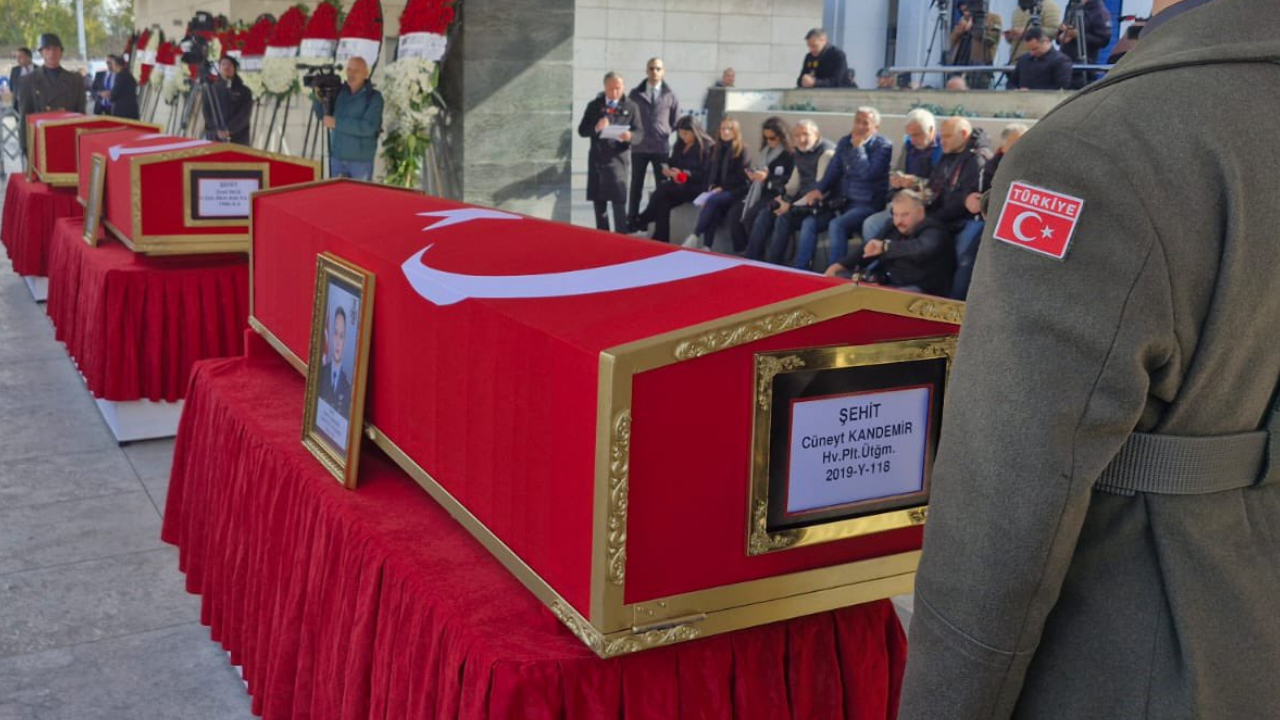 Ankara milletvekilleri şehitleri son yolculuğuna uğurladı