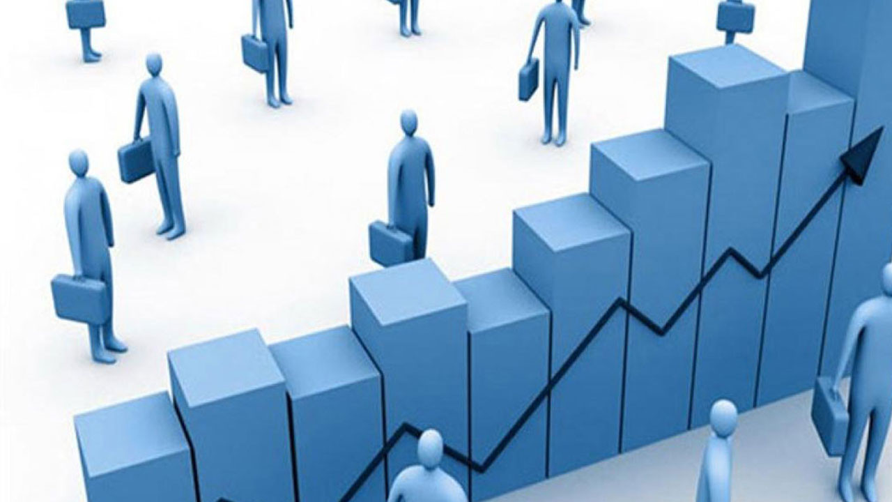 Hizmet sektöründe yıllık büyüme sürerken, aylık hafif durgunluk göze çarpıyor