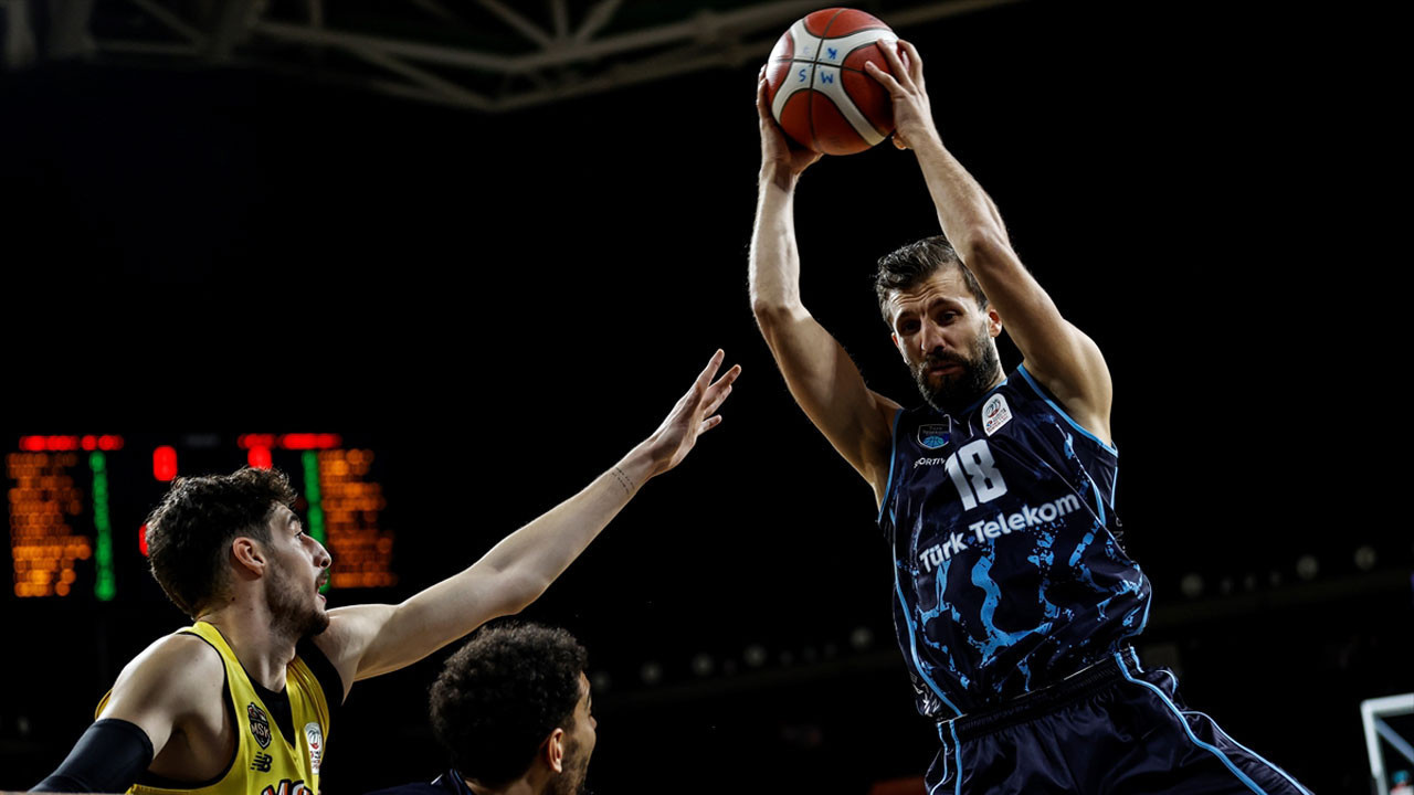 Türk Telekom, Mersin Spor'u 96-82 mağlup etti