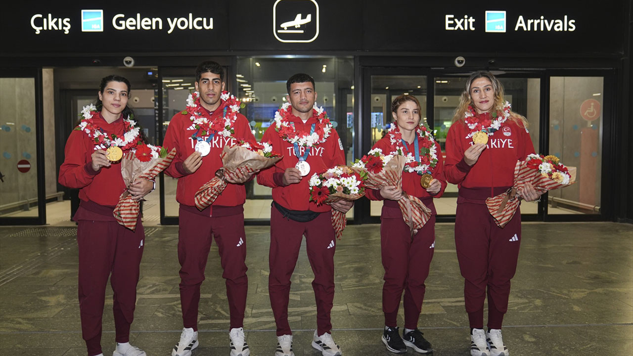 Muaythai Milli Takımı, yurda döndü! Büyük gurur!