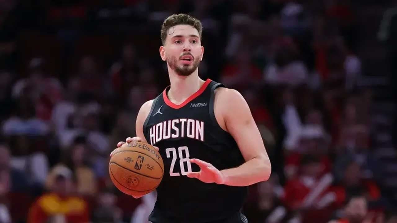 Alperen Şengün, triple-double’ın bir asistle çemberinden döndü!