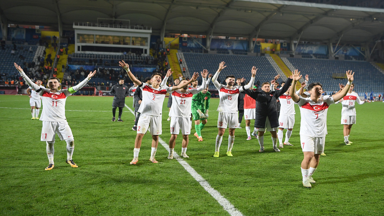 Emirhan İlkkan attı 3 puan geldi!