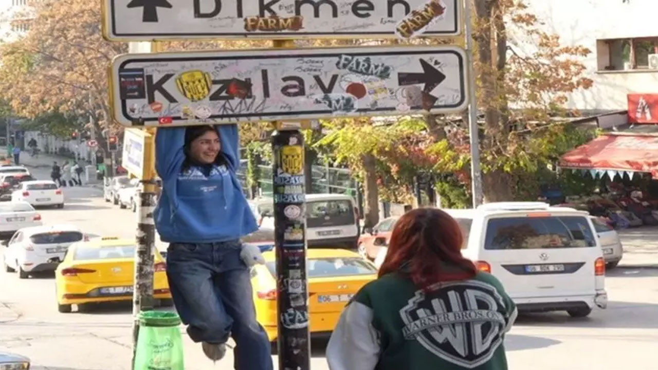 Gençler Kızılay tabelasını neden akımlaştırdı? İşte gençlerin ifadeleriyle "Kızılay" tabelasının hikayesi!