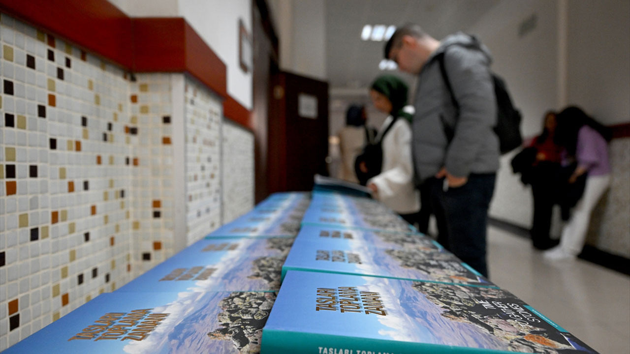 Ankara'da "Taşları Toplama Zamanı" kitabının tanıtımı gerçekleştirildi