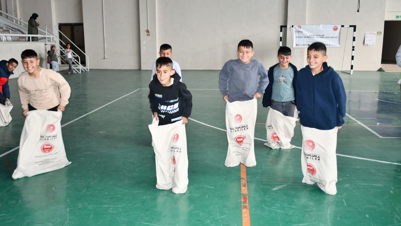 Haymana’da sokak oyunları şenliği: Minikler geleneksel oyunlarla doyasıya eğlendi