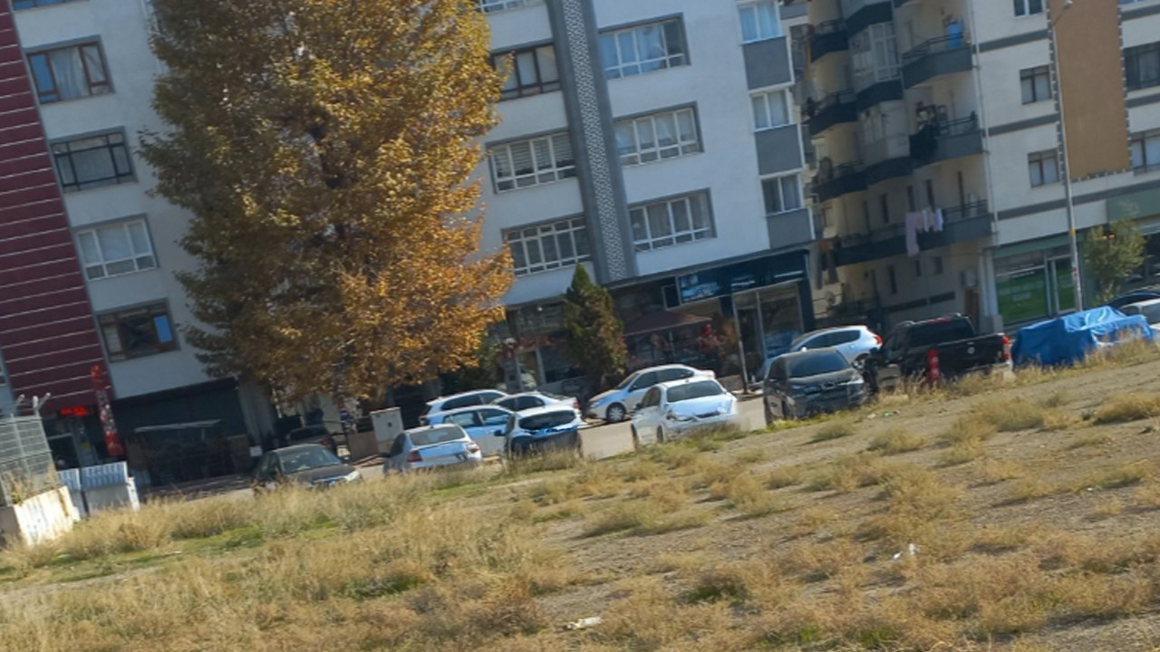 Demetevler’de tartışmalı park alanı yetkililere taşındı! Bu alan kimin?