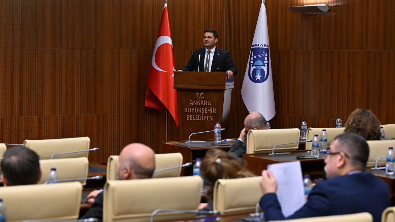 ABB Meclisi'nde Şereflikoçhisar Belediye Başkanı Koçak'tan "hizmet" açıklaması: Yol da yapılır su da gelir!