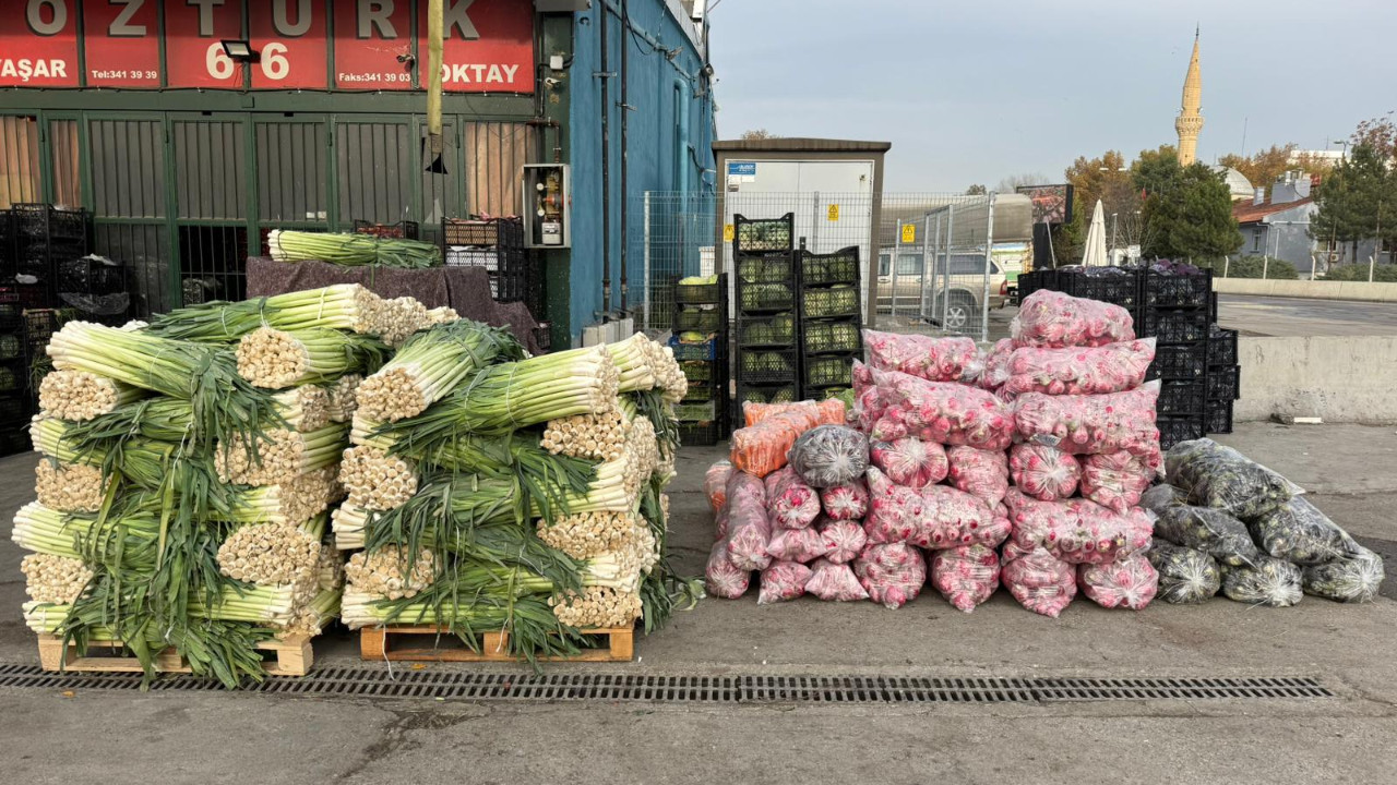 Ankara’nın sebze-meyve merkezi alarm veriyor: Nakliyeciler yeni hal istiyor