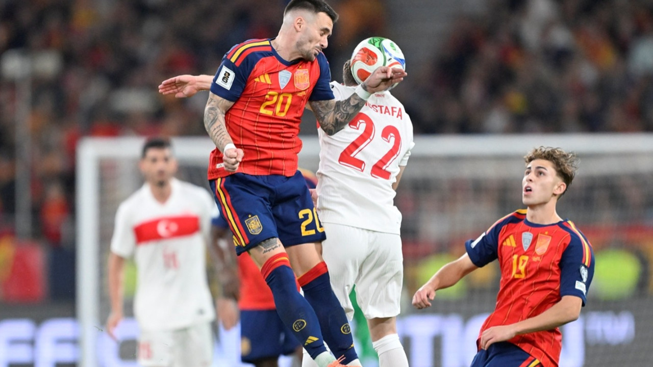 Milli takımın İspanya'daki soyunma odası soyuldu