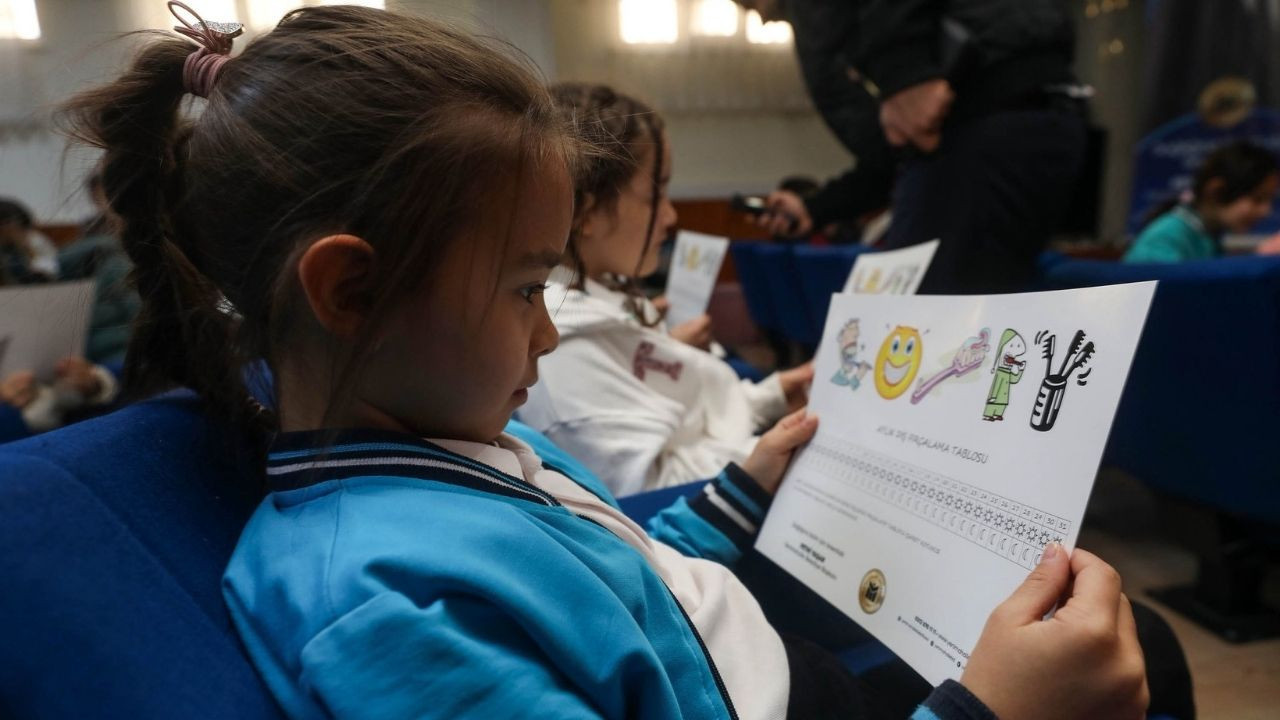 Yenimahalle’de çocuklara erken yaşta sağlıklı ağız bilinci aşılanıyor