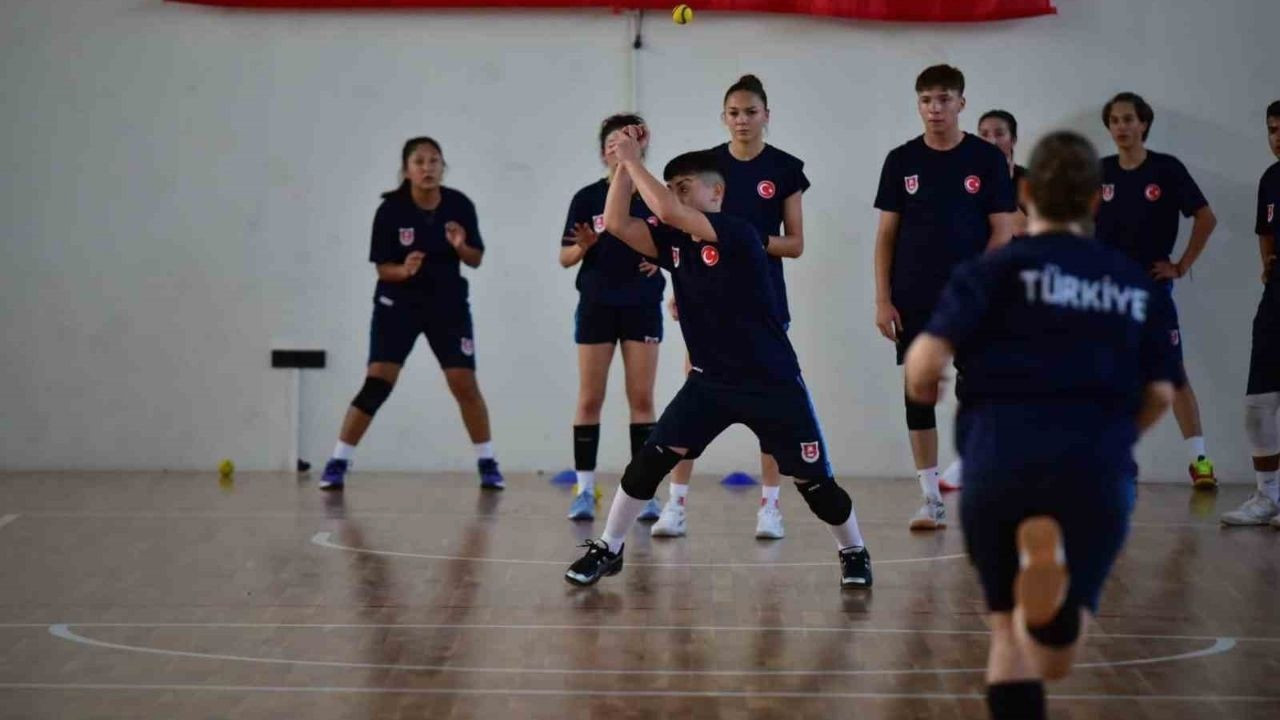 Beypazarı Belediyesinden spor alanında öncü adım: Türkiye’nin ilkleri arasında ‘Beyzbol5’ kursları başladı!