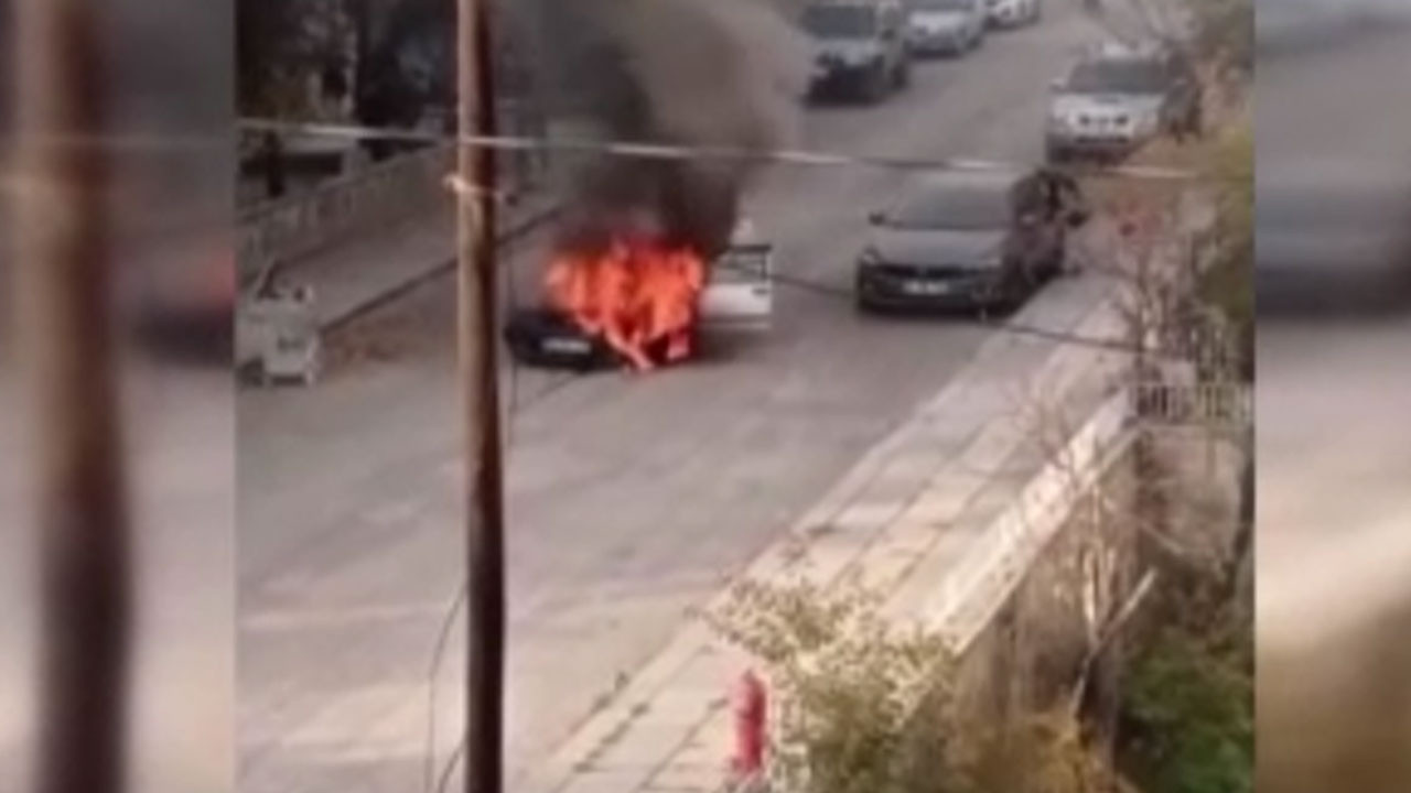 Beypazarı’nda otomobil alev alev yandı! Araç alev topuna döndü