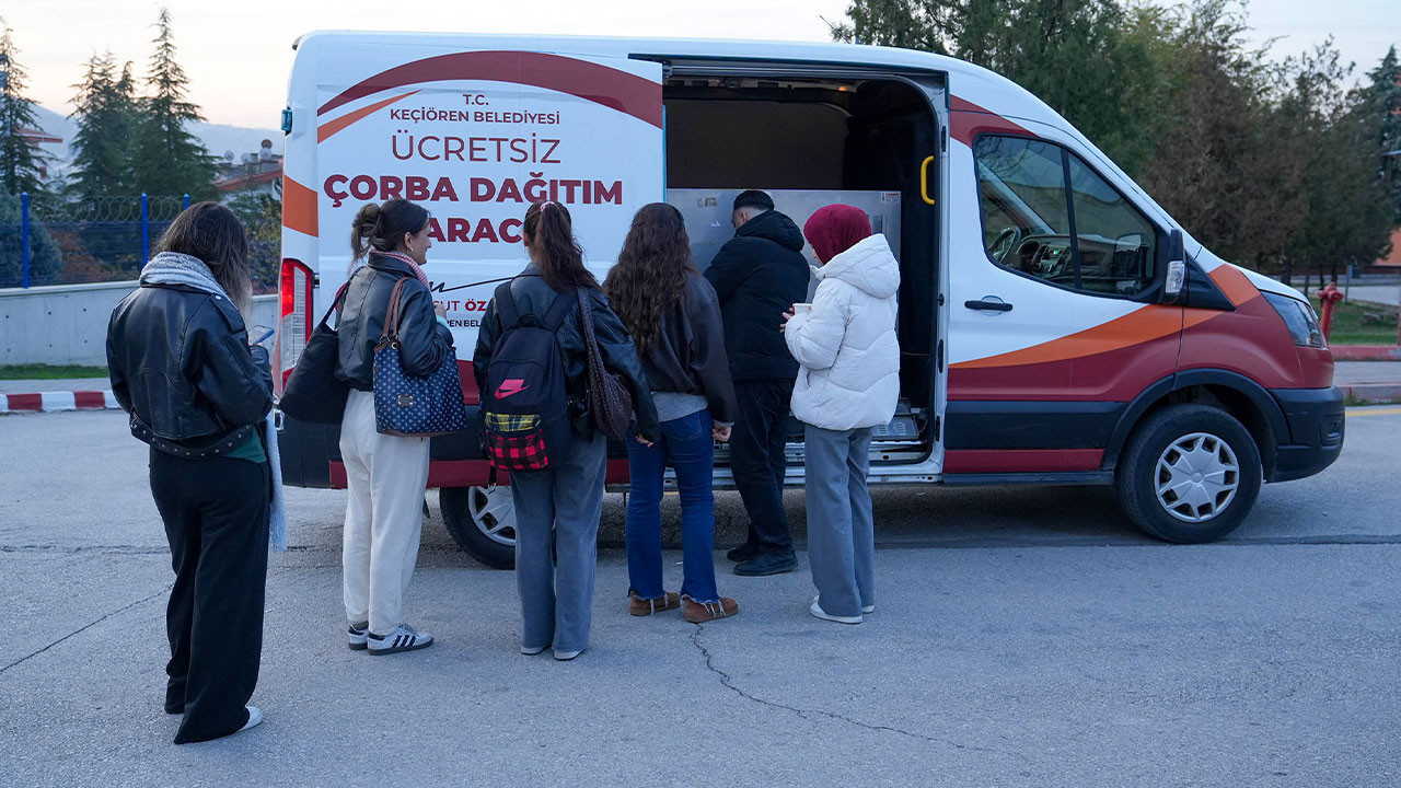 Keçiören’de sabah mesaisi sıcak çorbayla başlıyor