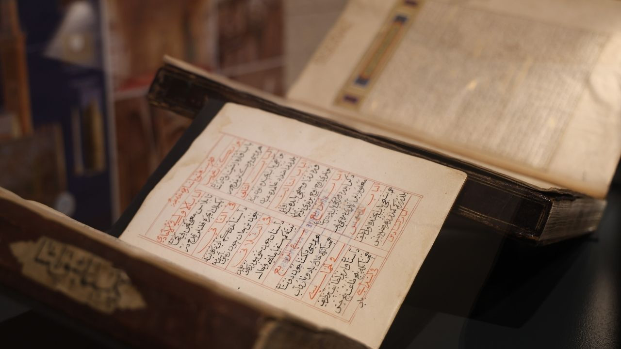 Tarihin sessiz tanıkları Kırşehir'de: Aşık Paşa'nın 800 yıllık yazma eserleri Ahilik Müzesi'nde sergileniyor