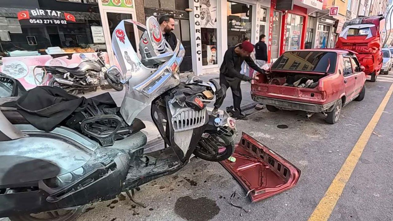 Caddeyi tamirhaneye çevirdi! Polisi “Benzin döküp yakacağım” diye tehdit etti