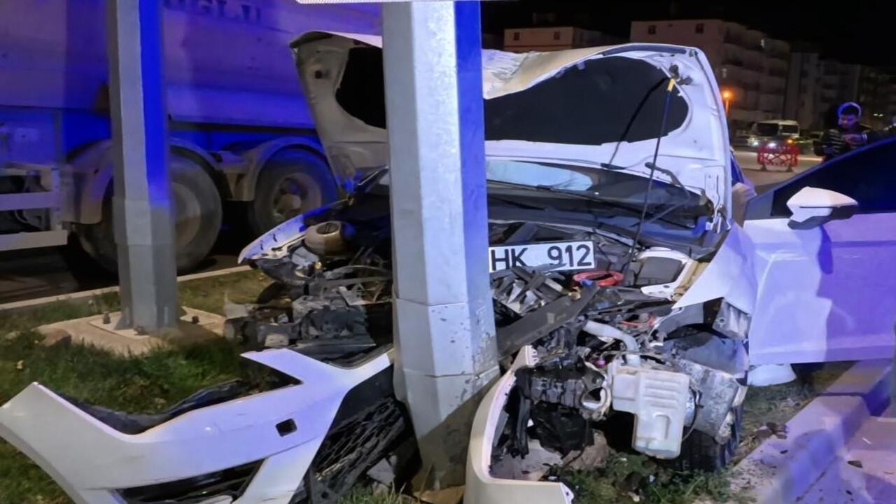 O belediyenin trafiğe kapattığı yol, kazalara “selektör” yapıyor!