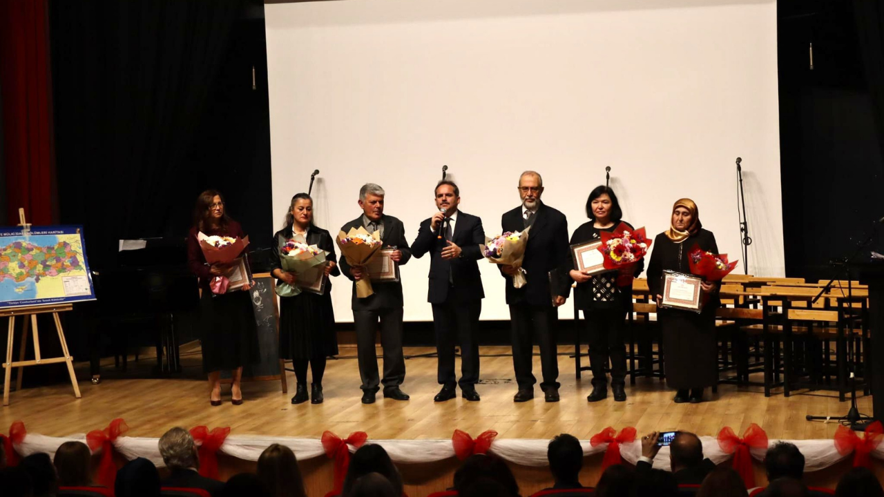 Ankara’nın kaymakamları öğretmenleri yalnız bırakmadı! Kapılar tek tek çalındı, ilçelerde özel etkinlikler düzenlendi