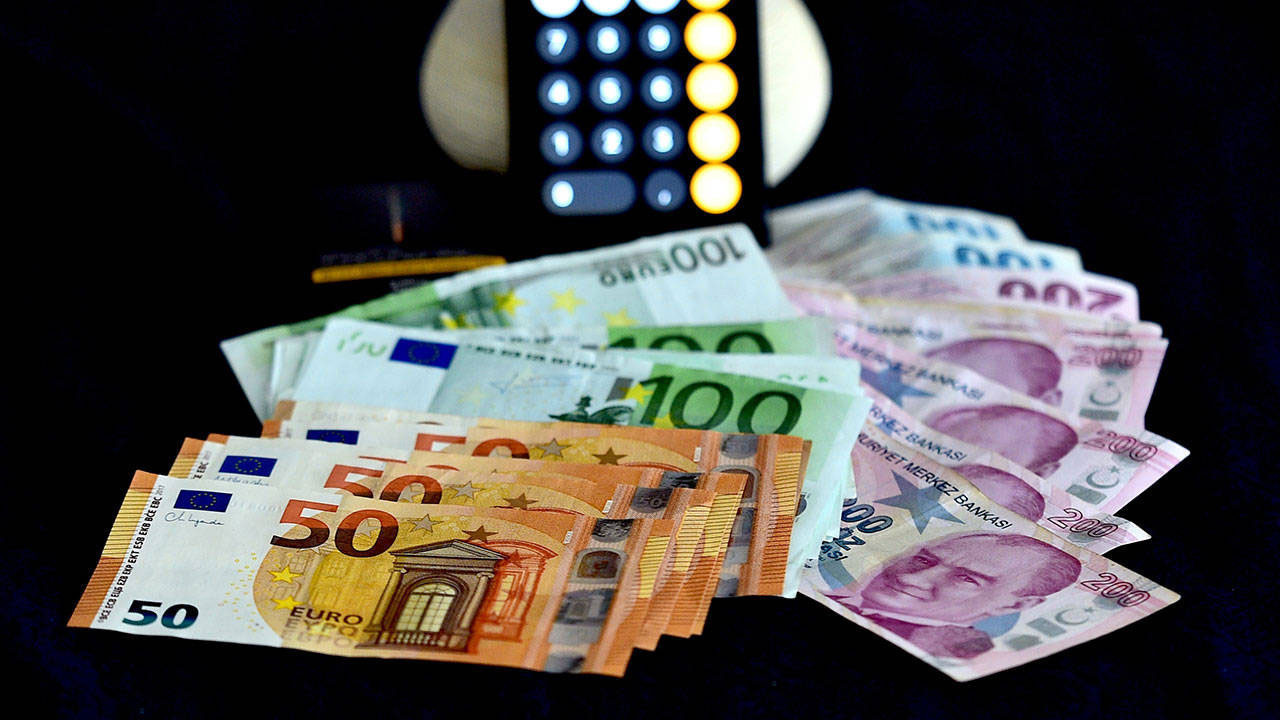 Asgari ücret 1 yılda neydi ne oldu? İşte Euro üzerinden asgari ücretin değer kaybı