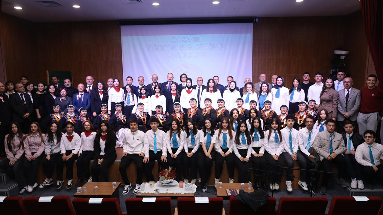 Ankara'nın ilçelerinde öğretmenler günü coşkusu!