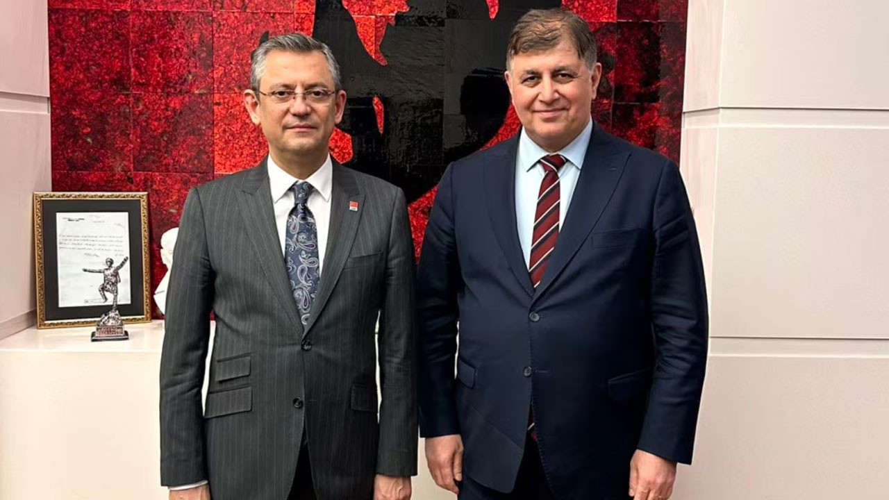 Ankara'yla temasa geçen Başkan Tugay hedefe kondu: İzmir 26 yıl sonra AK Parti'ye mi geçiyor?