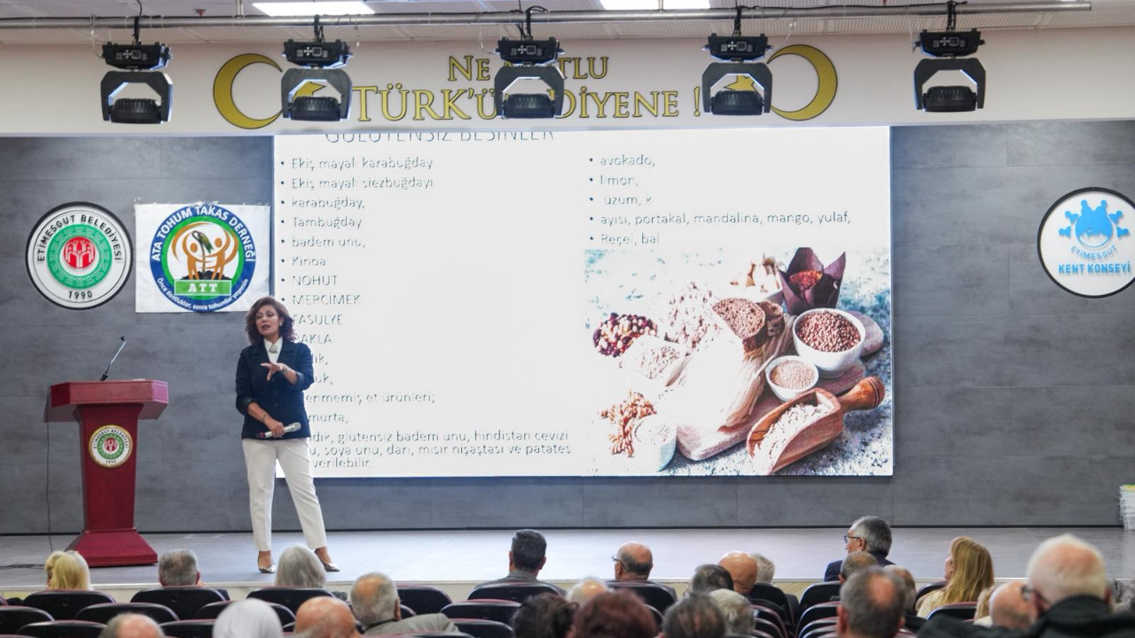 Etimesgut’ta hem temizlik hizmetleri masaya yatırıldı hem de ata tohumları takas edildi