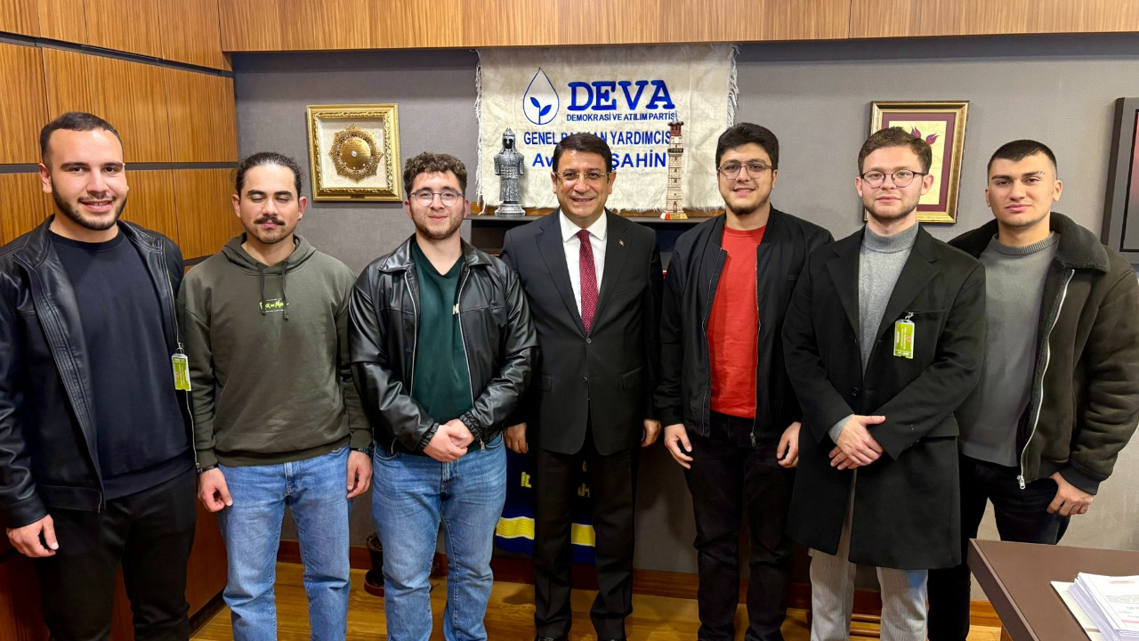 Üniversiteliler Meclis'te! DEVA Partisi Ankara Milletvekili Şahin gençlere kapısını açtı