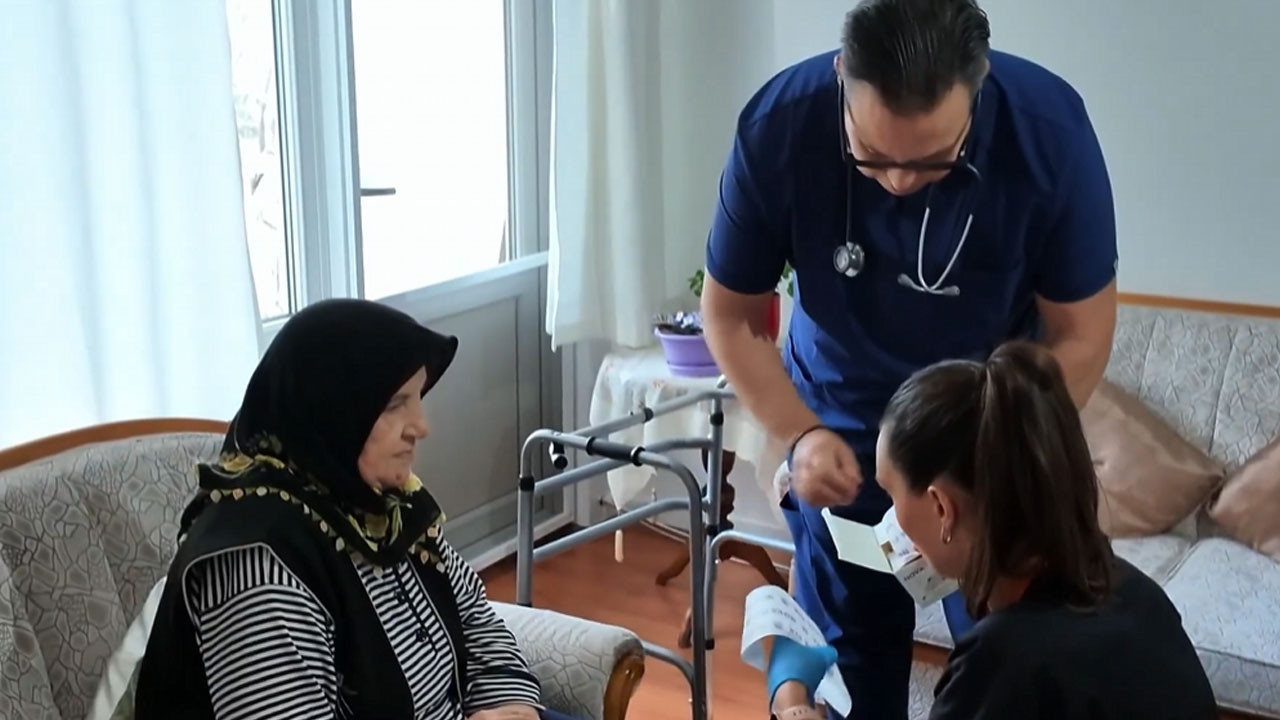 Yenimahalle’de 12 yıllık hizmet: Belediye sağlığı evlere taşıyor