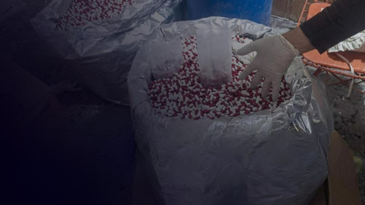 Tedavi değil zehir satacaklardı! Uyuşturucu imalatında 'kaçak kanser ilacı' şoku!