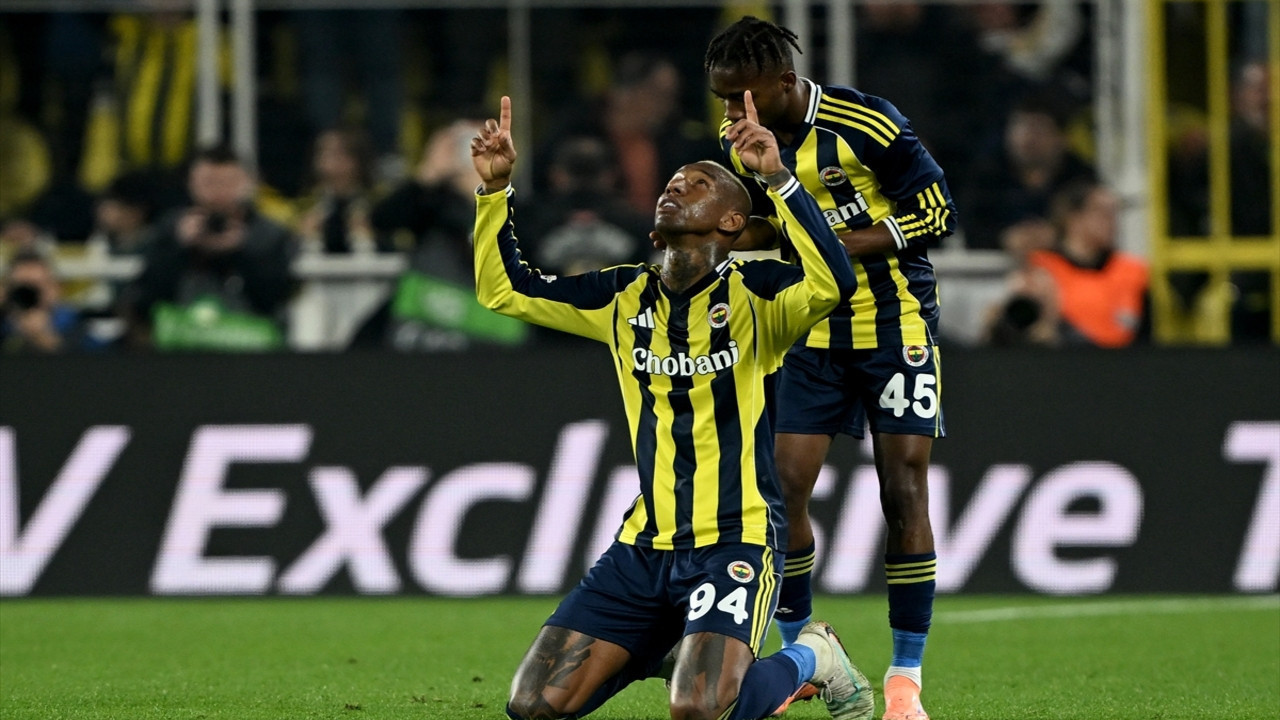 Fenerbahçe, Ferencvaros'la 1-1 berabere kaldı