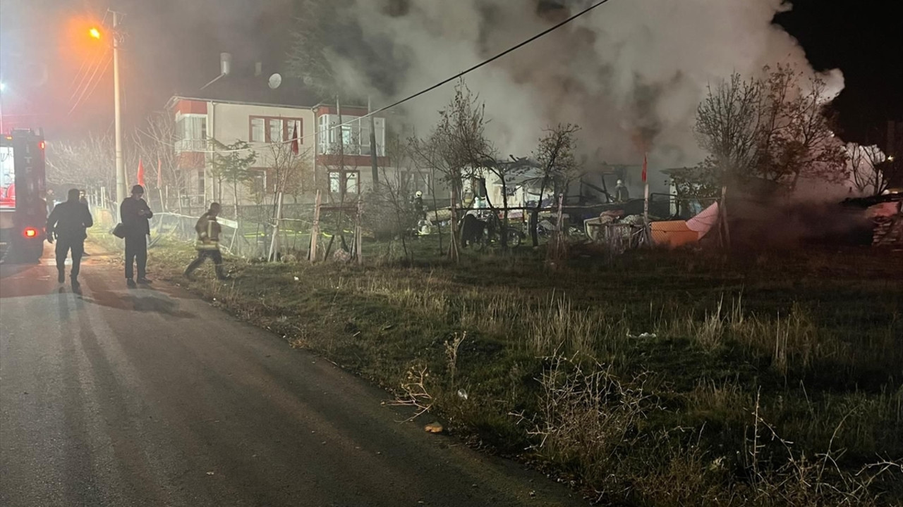 Ankara'da zihinsel engelli üç kardeşin yaşadığı ev yangında kullanılamaz hale geldi