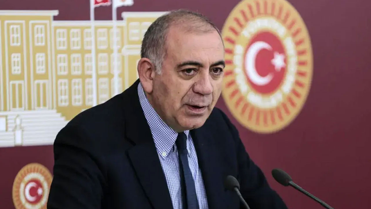 CHP İstanbul’da kayyımın ilk icraatı: İlçe başkanı disipline gönderildi