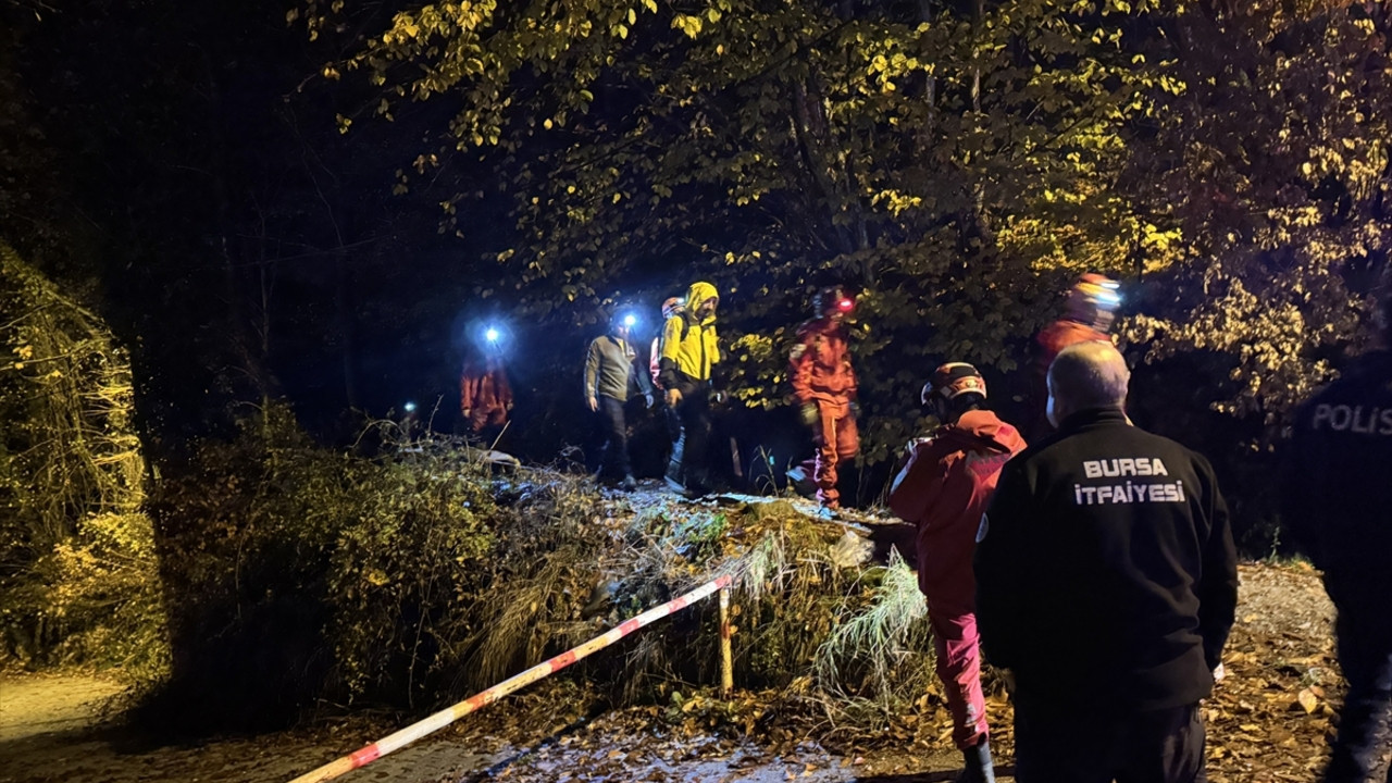 Bursa'da ormanlık alanda mahsur kalan 2 gençten biri hayatını kaybetti