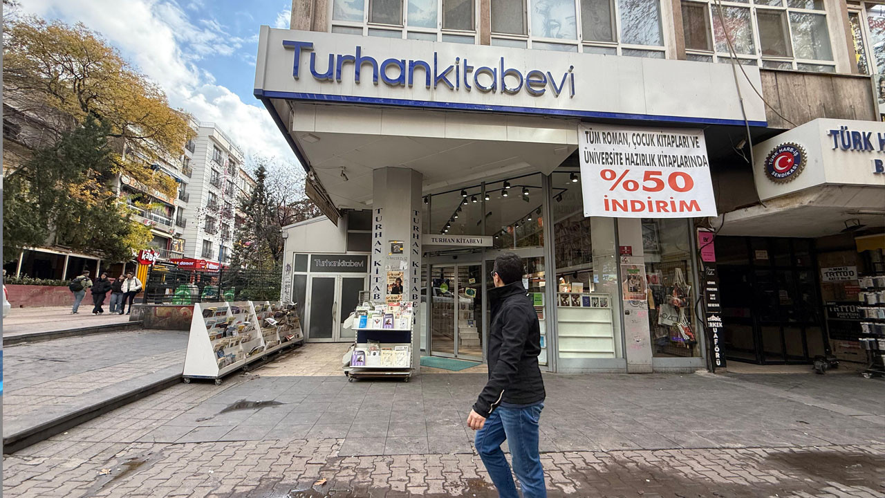 Turhan Kitabevi son müşterilerini ağırlıyor! Tarihi kitapçıda geri sayım başladı!