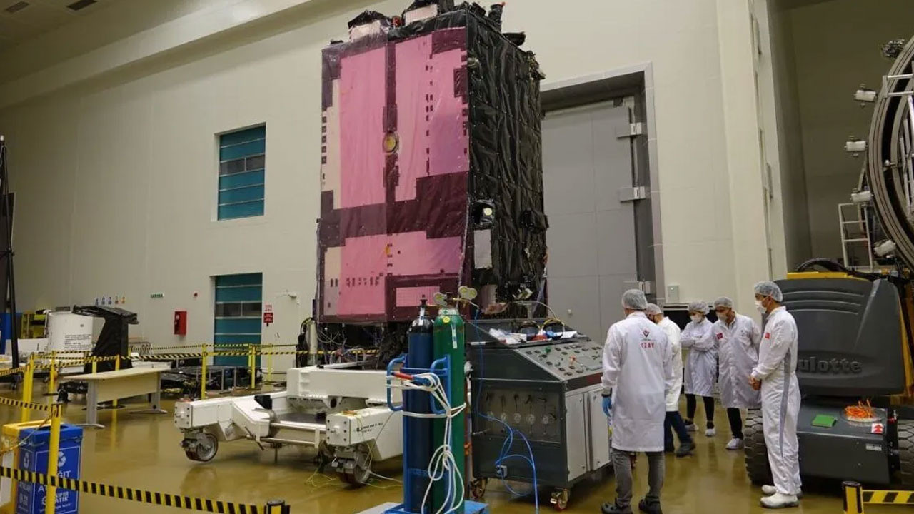 Uzayda yeni dönem! Ankara'ya ilk sinyal ulaştı