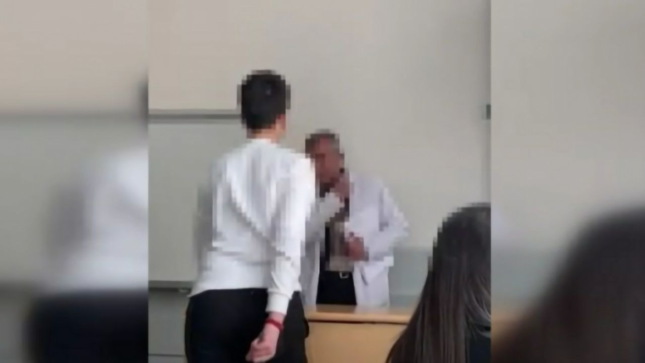 Öğretmenine "dedem" dedi, yanağından makas aldı: Ankara'da öğrenci terörü