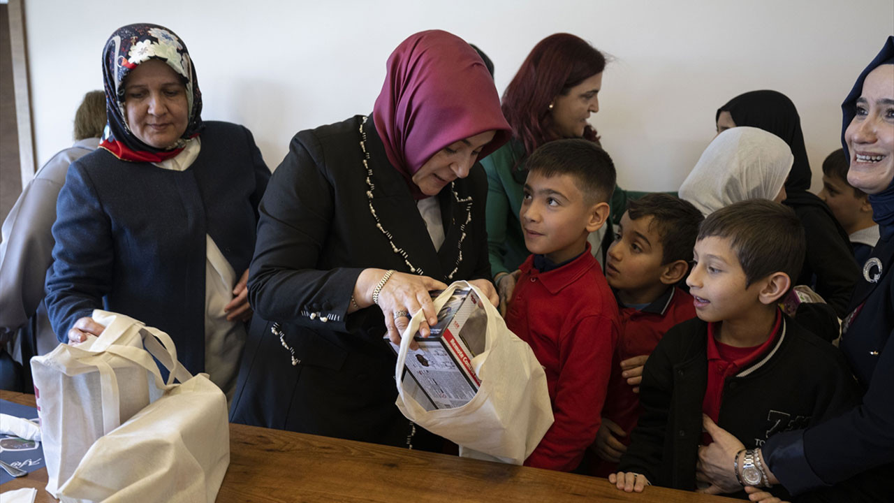 AK Parti Genel Merkez Kadın Kolları Başkanı Ercan, Ankara'da engelli bireylerle buluştu
