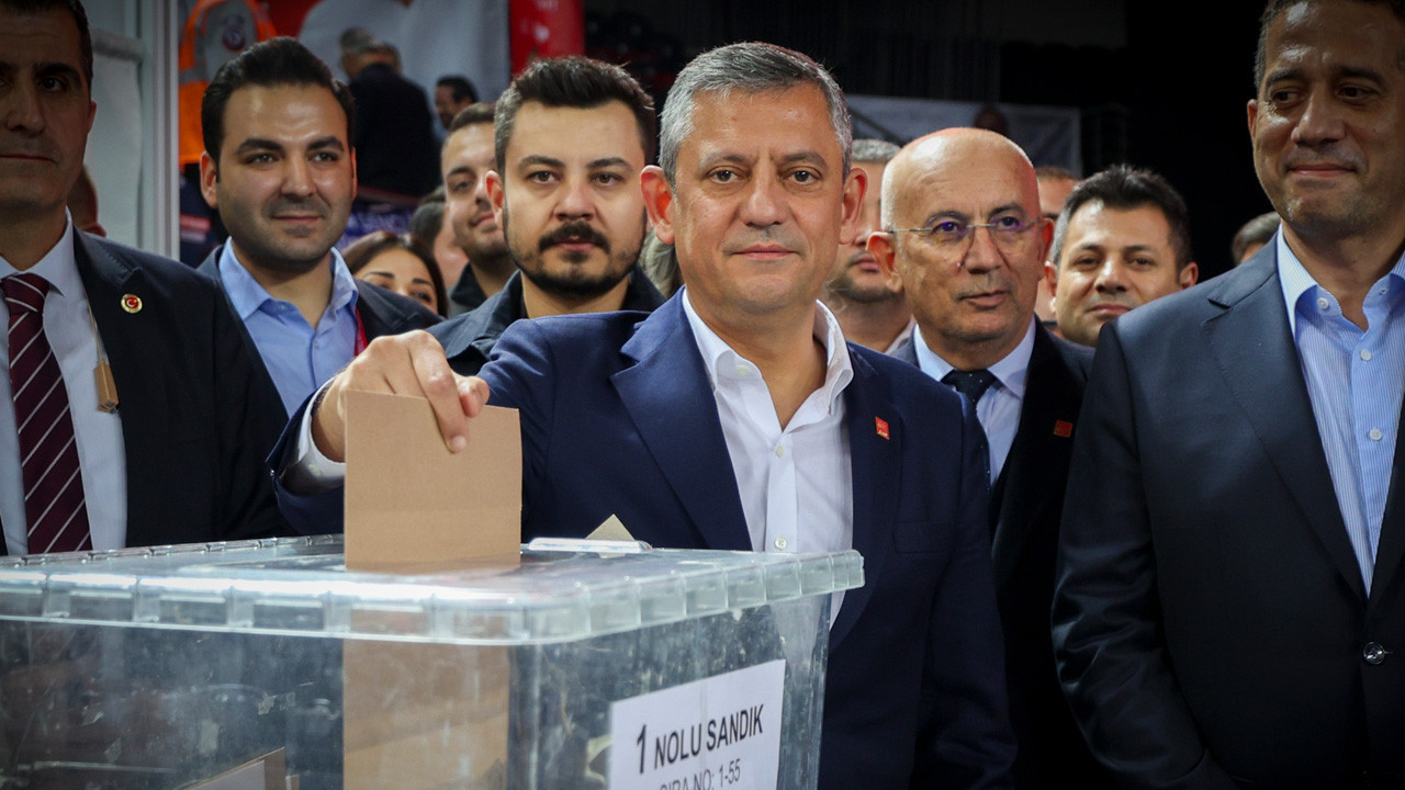 Özgür Özel'e tebrik yağdı! İlk arayan isim herkesi şaşırttı