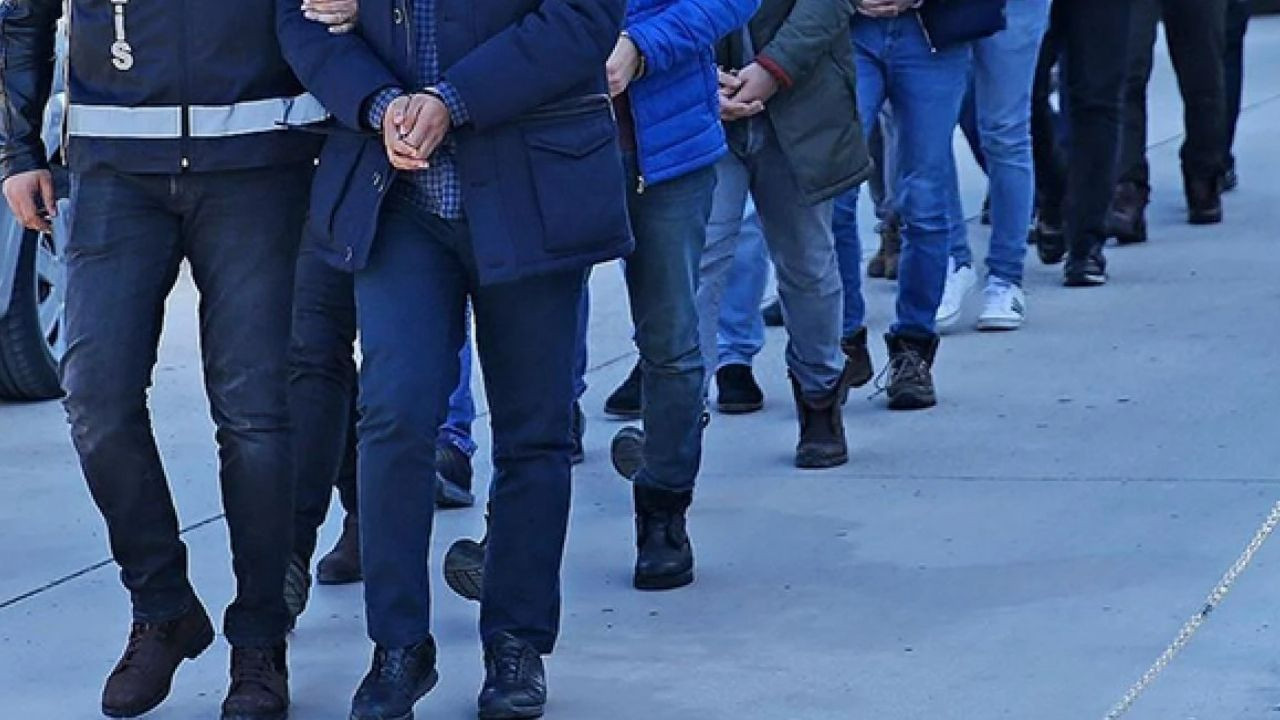30 gözaltı, 16 tutuklama! Ankara Emniyeti, sokakları zehirleyen şebekelere kilit vurdu
