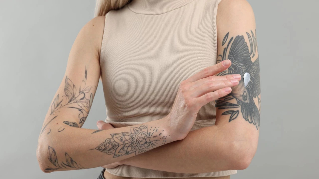 Yeni araştırmaya göre dövmeler kanser riskini artırıyor