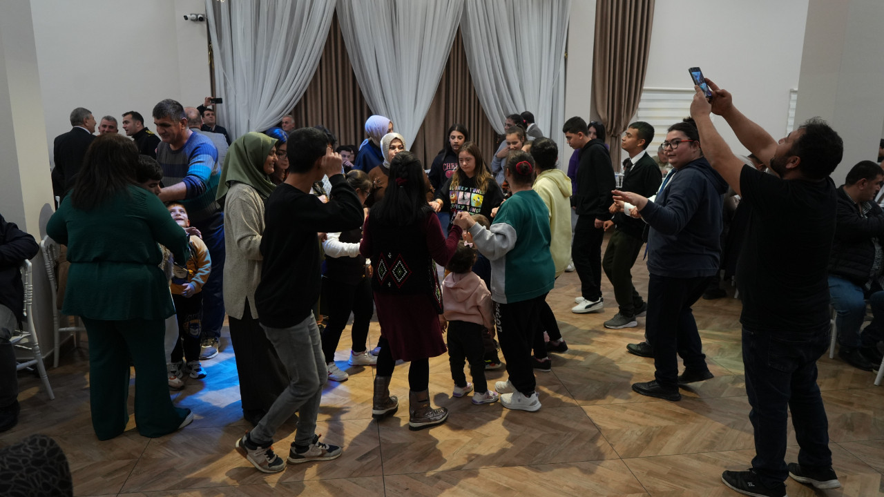 Özel bireyler müzik dolu gecede doyasıya eğlendi