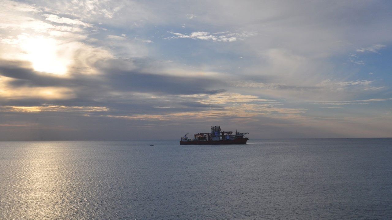 İsmi henüz konulmadı ama görevi belli oldu! 12 bin metreye inecek dev gemi nöbette