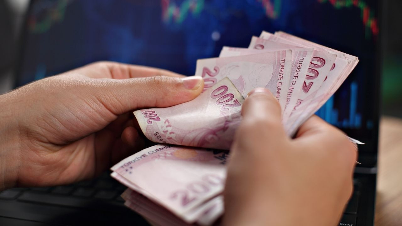 7,1 milyar liralık dev destek! Aralık ayı yaşlı ve engelli aylıkları hesaplara yatmaya başladı