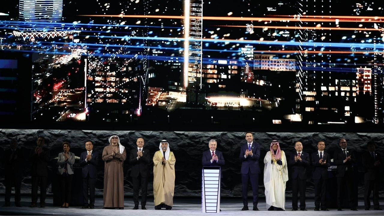 Türkiye'den Orta Asya enerji vizyonuna tam destek: Bakan Bayraktar Özbekistan'da stratejik köprüler kuruyor!