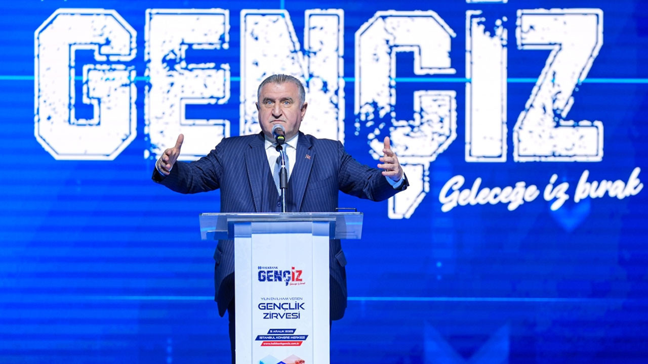 Bakan Bak'tan gençlere tarihi çağrı: "İçinizdeki o ateşi asla söndürmeyin!"