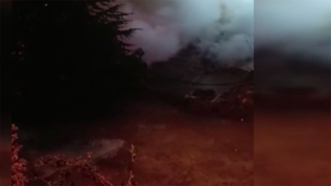 Beypazarı’nda korkutan yangın! Ahşap ev küle döndü!