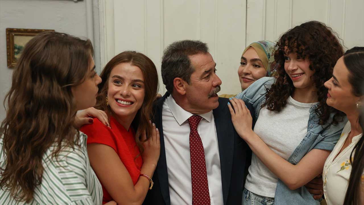 TRT 1'in yeni dizisi 'Evlilik Güzeldir' ekran macerasına başladı! Oyuncu kadrosunda kimler var?