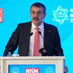 Bakan Tekin: "Medya, çocuklar için zehirli içerik üretiyor"
