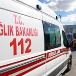 Hakkari’de askeri personel taşıyan midibüs devrildi: 12 yaralı